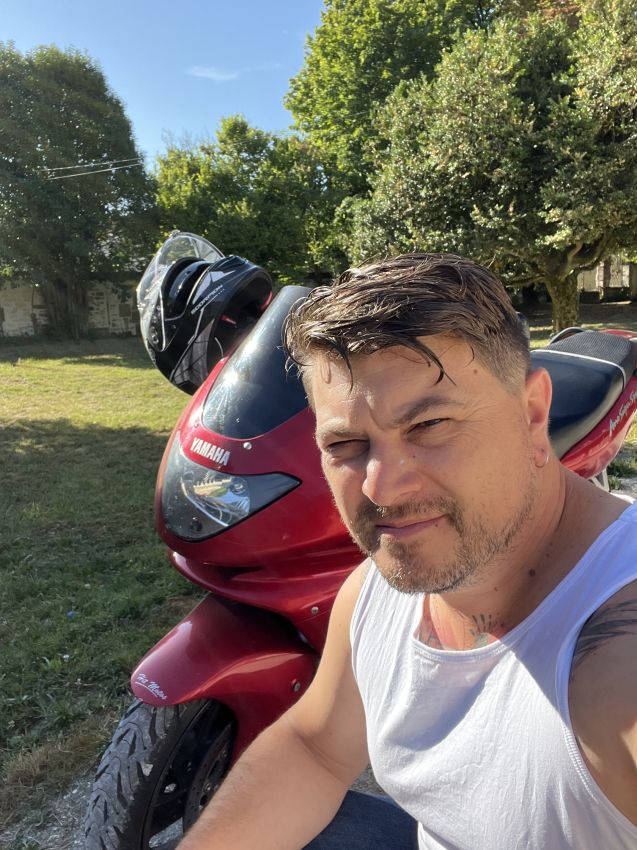 Dale, 44 ans, Puget-Ville